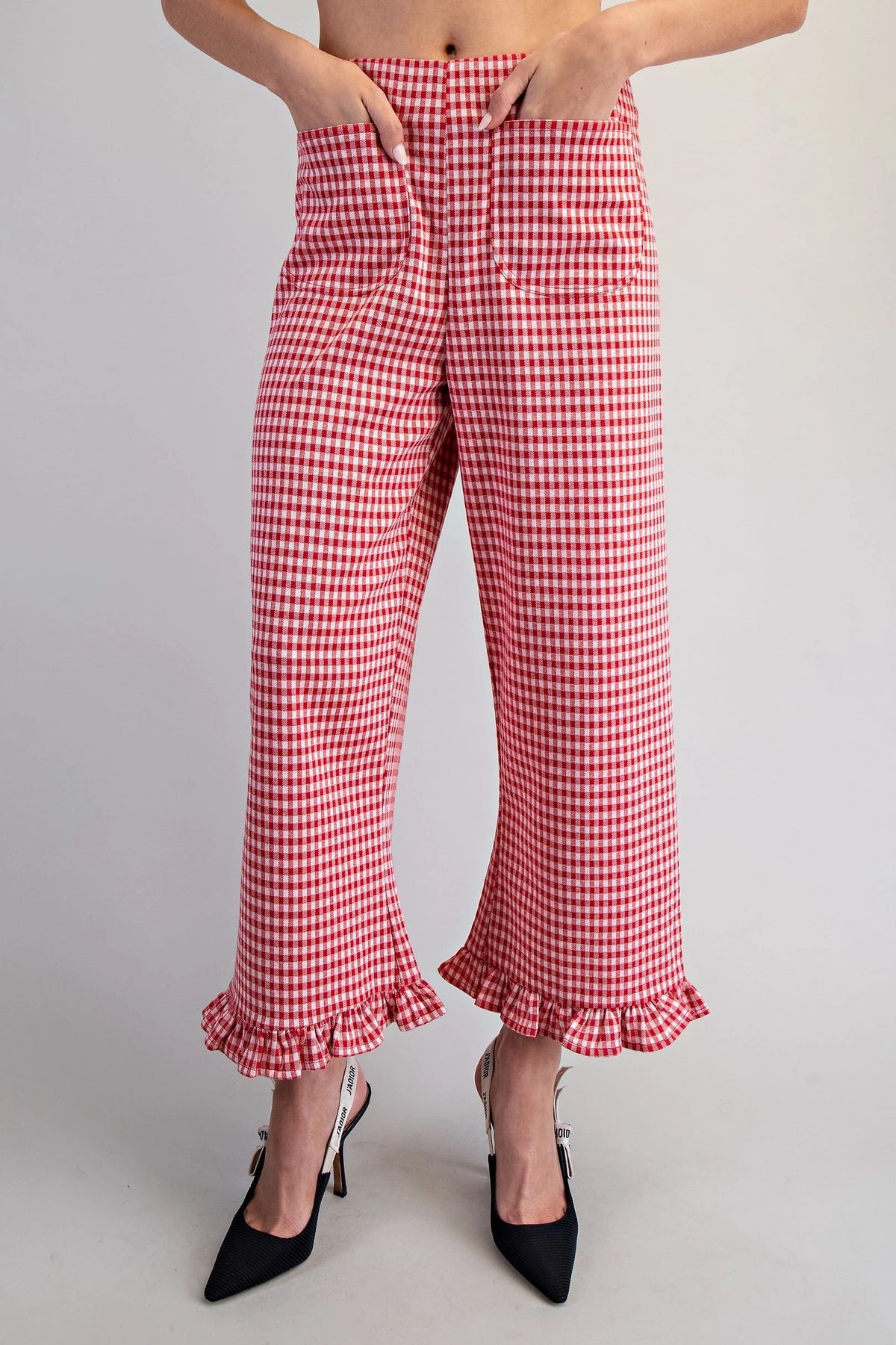 Red and white checkered pants with ruffled hem wiht high waist and front pockets