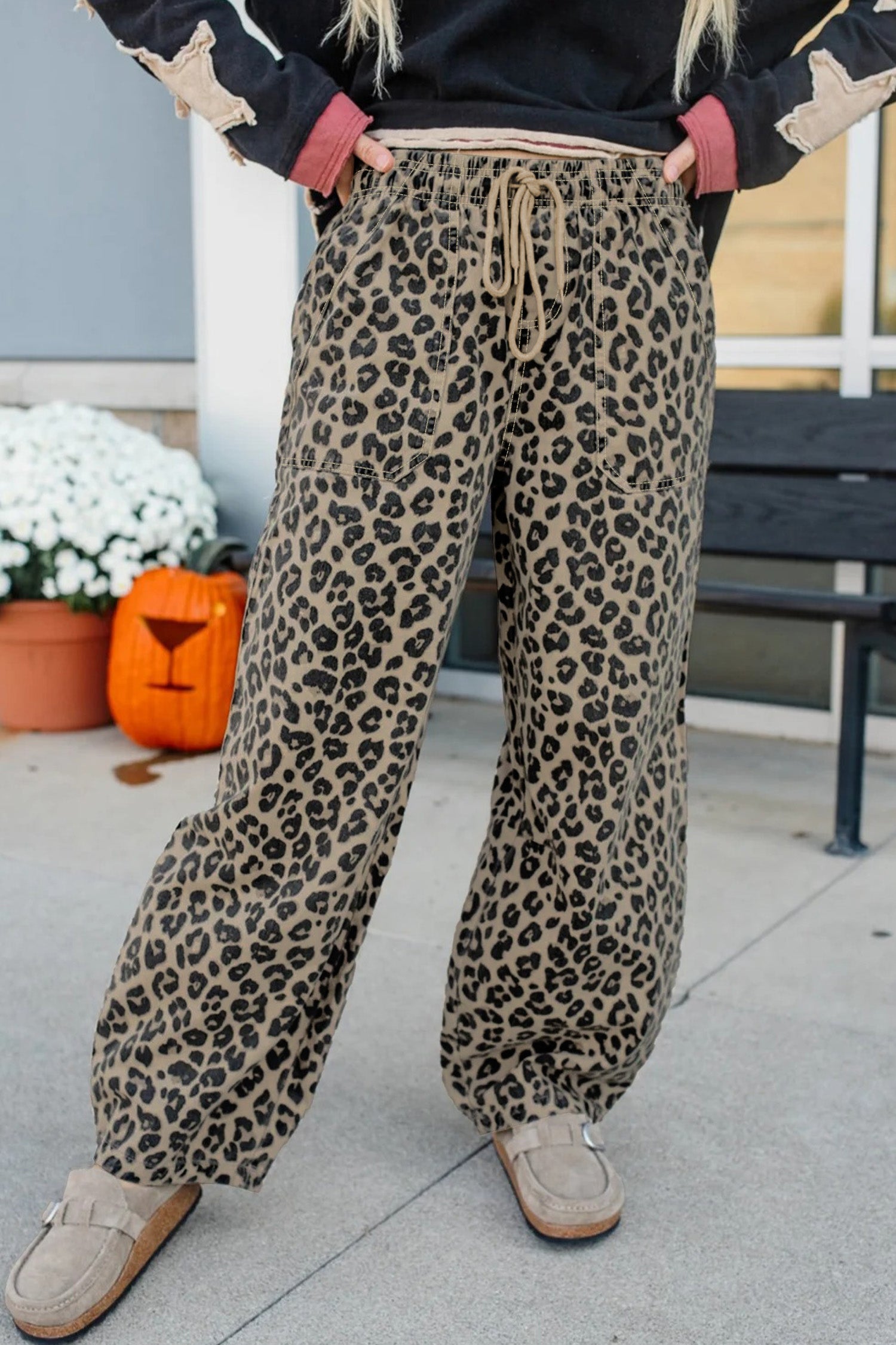Trendy leopard print jeans styled outfit
