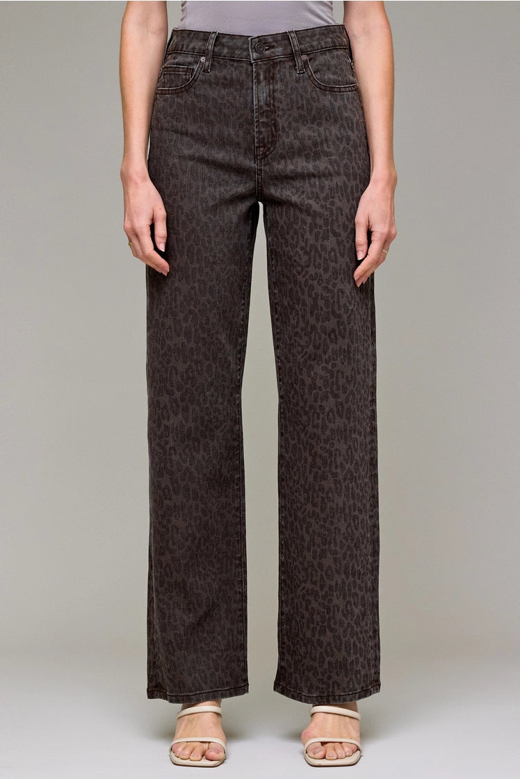 Hidden Jeans women’s animal print jeans featuring a bold brown cheetah pattern, straight-leg silhouette, stretch cotton denim, and classic five-pocket styling.